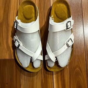 Cushionaire Sandal- White